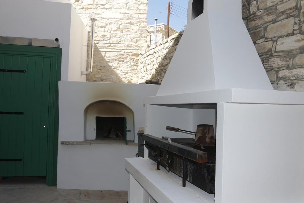 Gasthaus To Konatzi Tis Marikas Tzai Tou Yianni Kato Drys Exterior foto